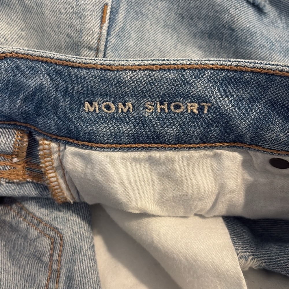 American Eagle Light Wash Distressed High Rise Cut Off Mom Shorts 4 - Picture 9 of 10
